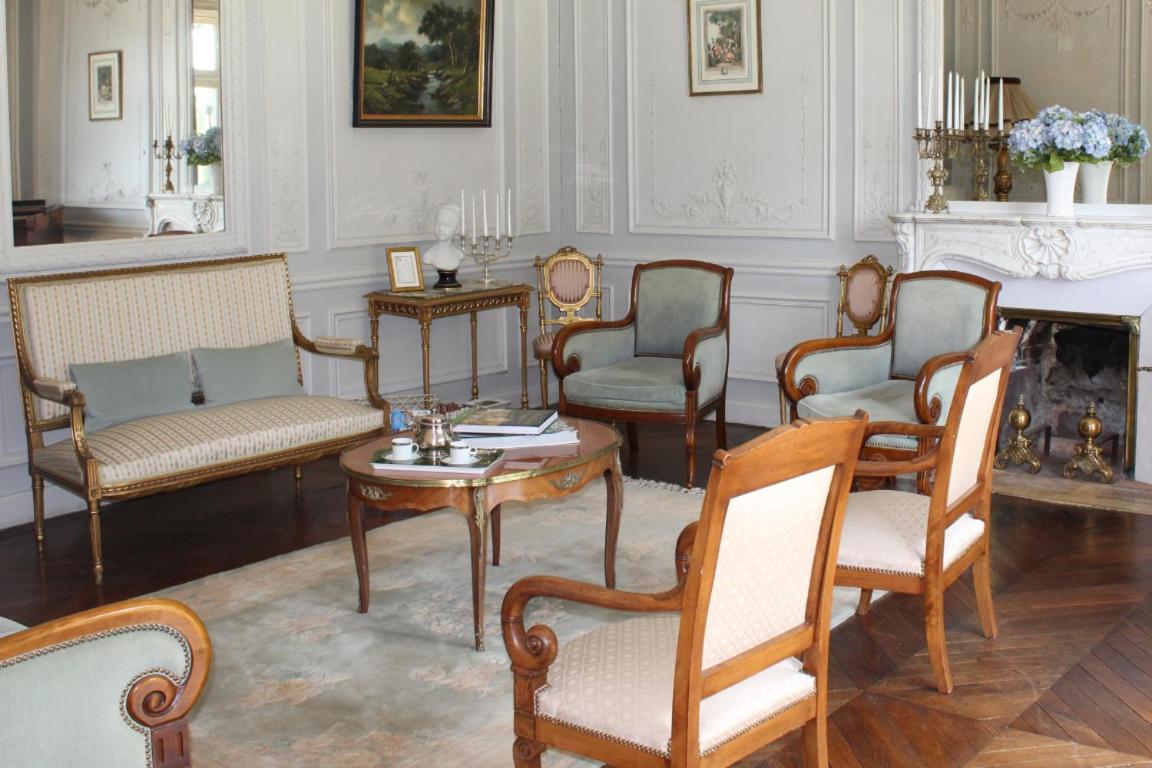 Château de la Chasse Beauvais Romagne  Extérieur photo